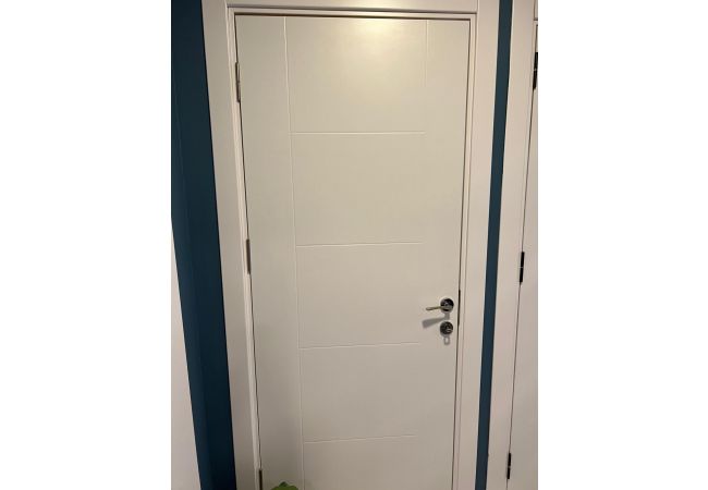 Dikey Fitilli Modern Kapı